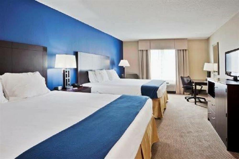 Holiday Inn Express & Suites San Antonio Brooks City Base, An Ihg Hotel Bagian luar foto